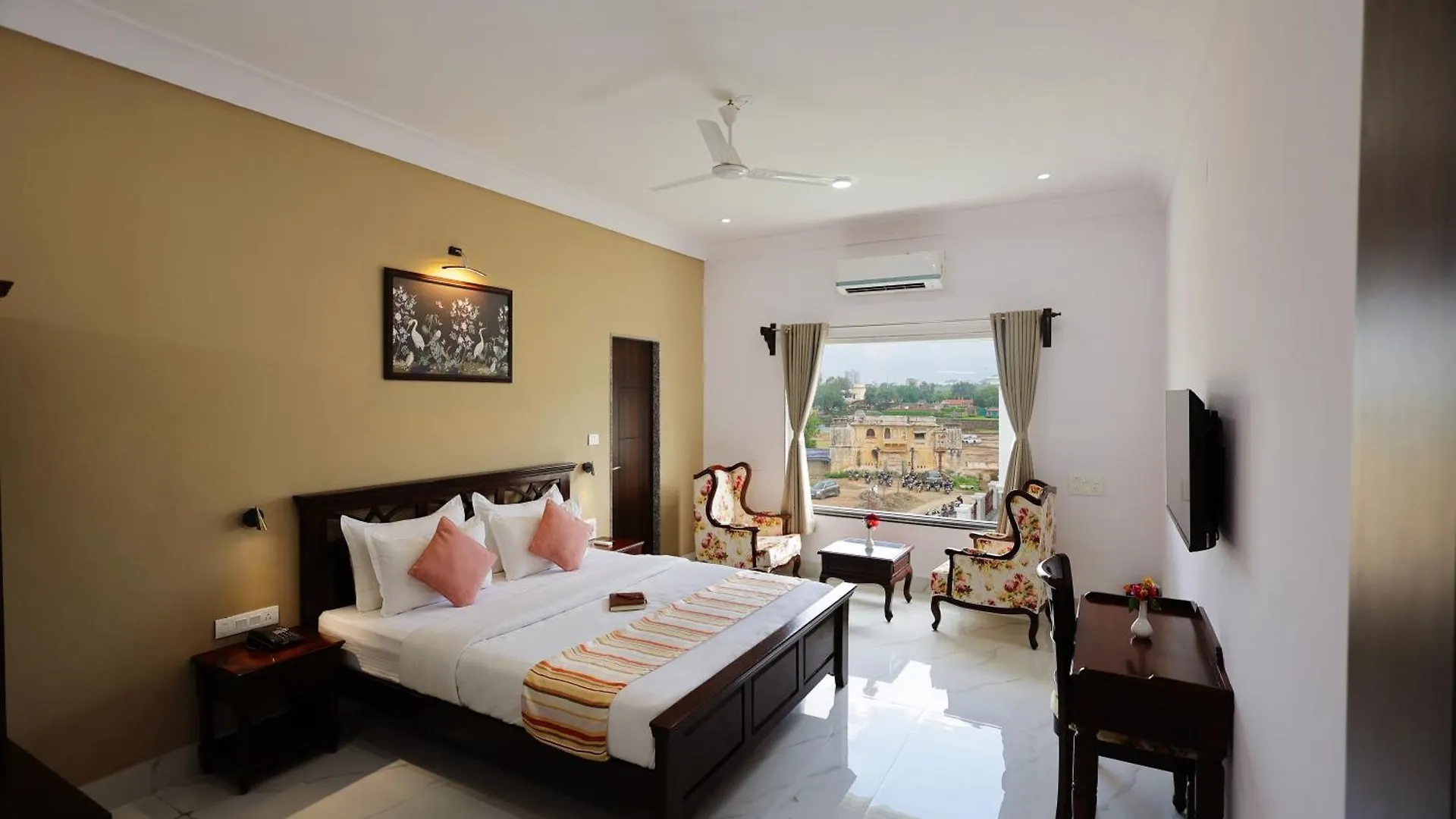 Hotel Revaas Lake View Boutique Stay Udaipur