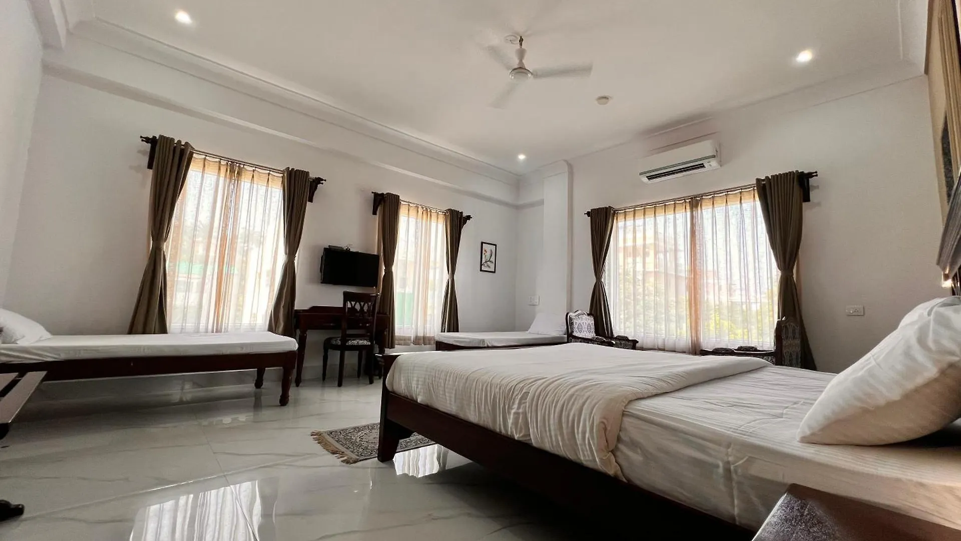 Hotel Revaas Lake View Boutique Stay Udaipur